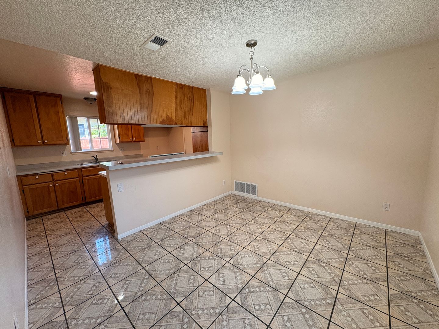 18649 6th St - Bloomington - California - 4 bed, 2 bath rental property