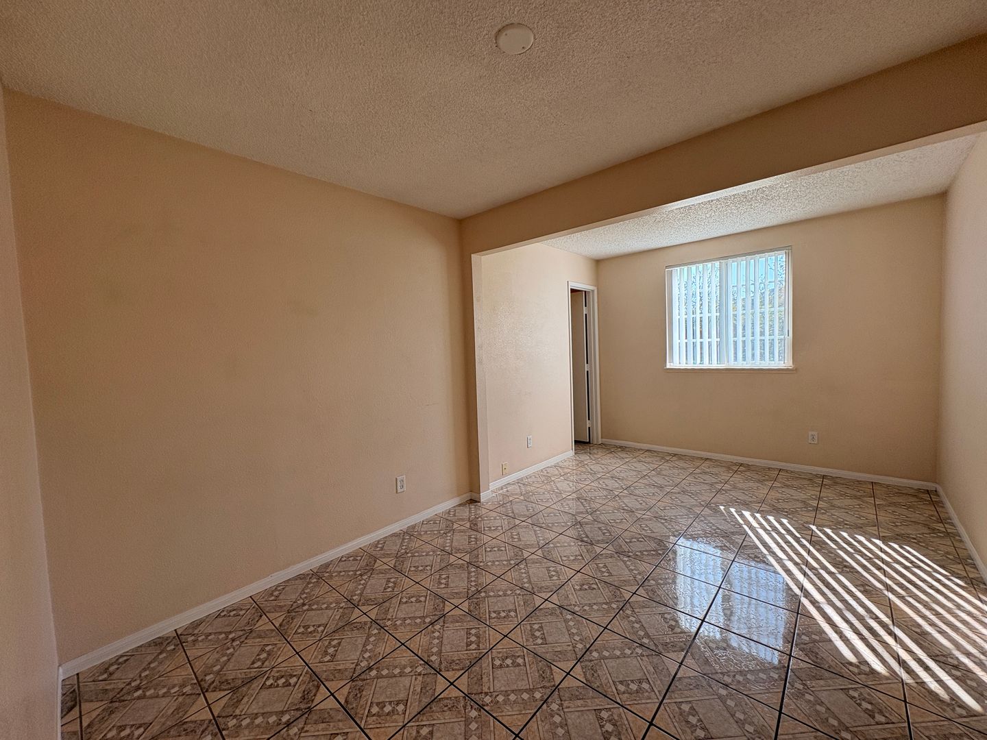 18649 6th St - Bloomington - California - 4 bed, 2 bath rental property