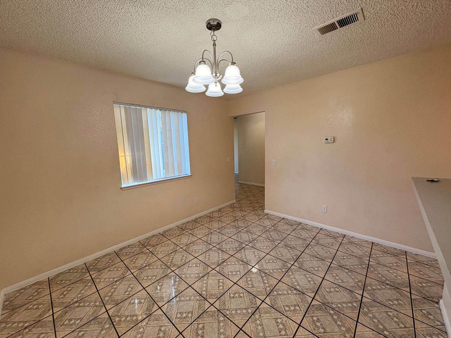 18649 6th St - Bloomington - California - 4 bed, 2 bath rental property