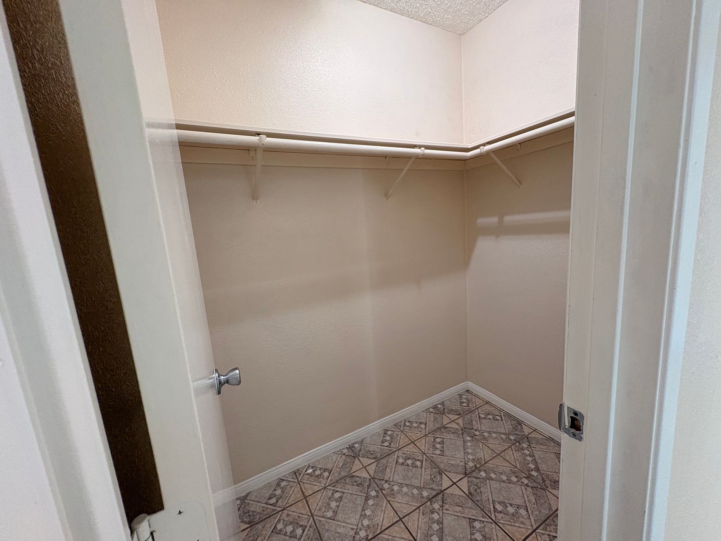 18649 6th St - Bloomington - California - 4 bed, 2 bath rental property