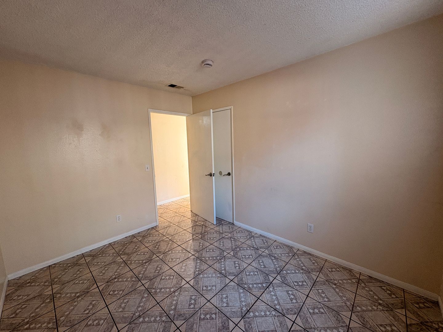 18649 6th St - Bloomington - California - 4 bed, 2 bath rental property