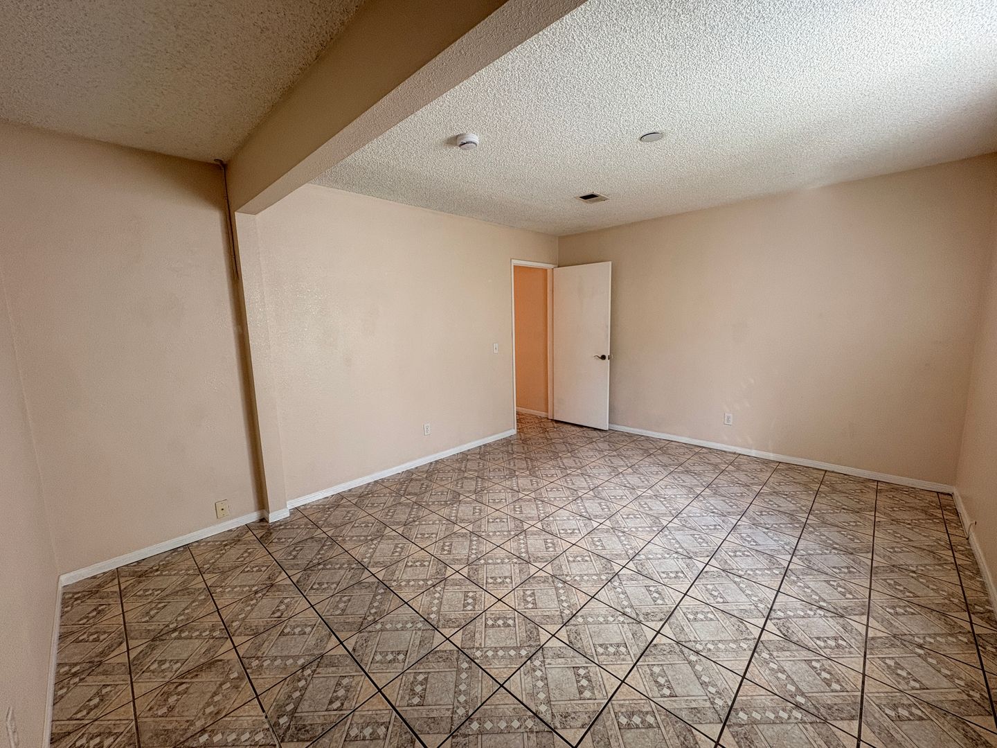 18649 6th St - Bloomington - California - 4 bed, 2 bath rental property
