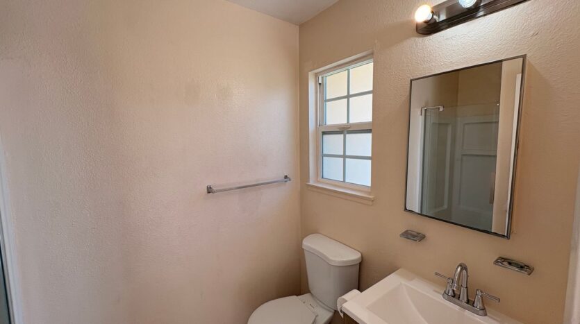 18649 6th St - Bloomington - California - 4 bed, 2 bath rental property