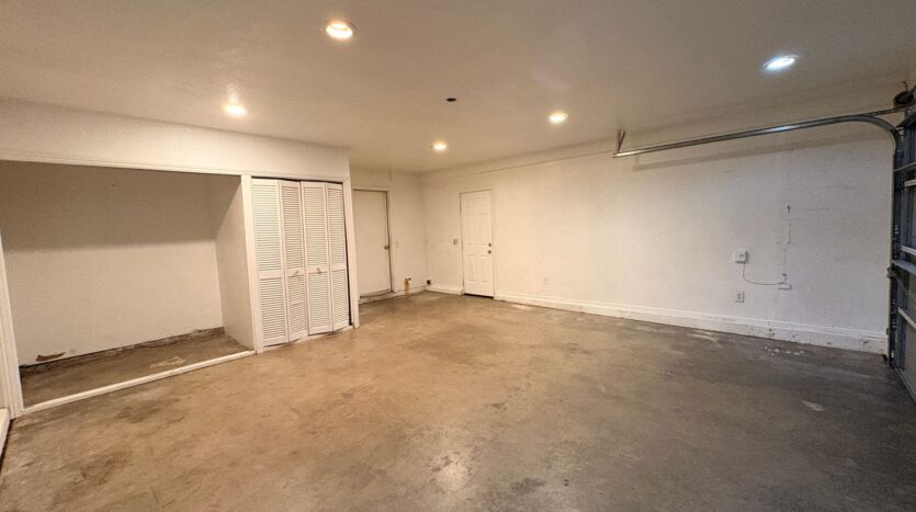 18649 6th St - Bloomington - California - 4 bed, 2 bath rental property