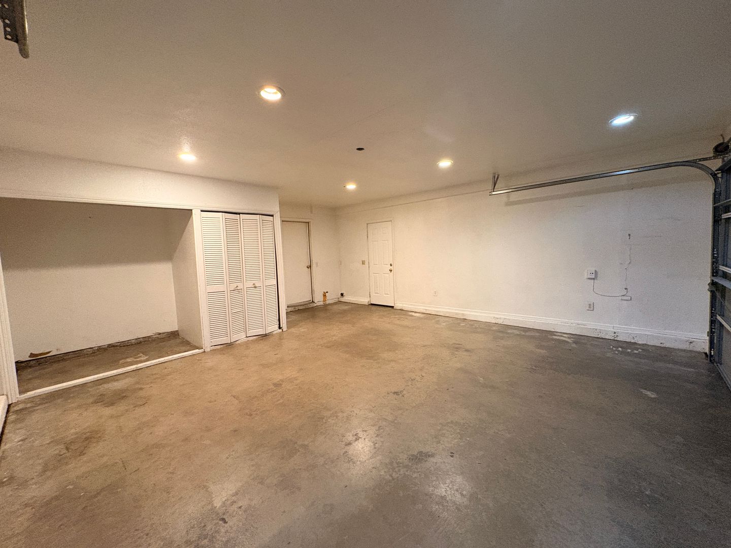 18649 6th St - Bloomington - California - 4 bed, 2 bath rental property