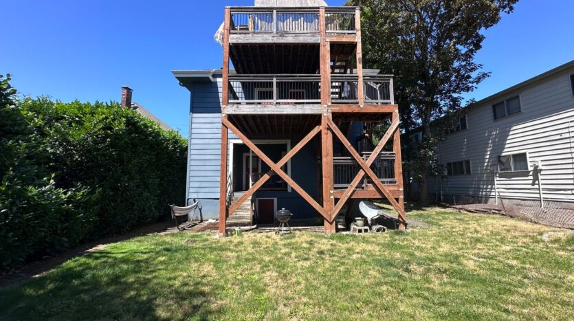 2038 SE Madison Street -  Unit 1 - Portland - Oregon - 1 bath rental property