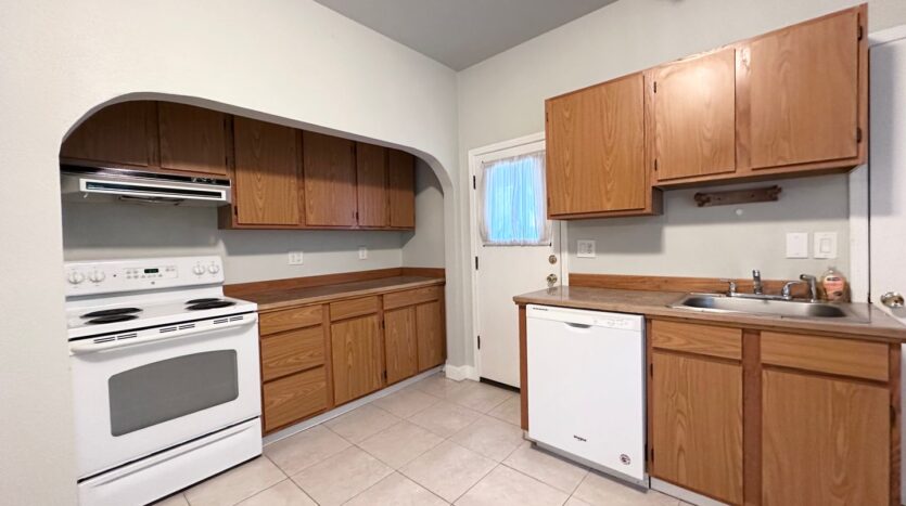 2038 SE Madison Street - Unit 2 - Portland - Oregon - 2 bed, 1 bath rental property