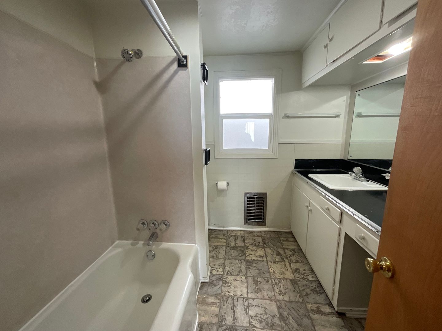 2084 Main St - Ferndale - Washington - 2 bed, 1 bath rental property