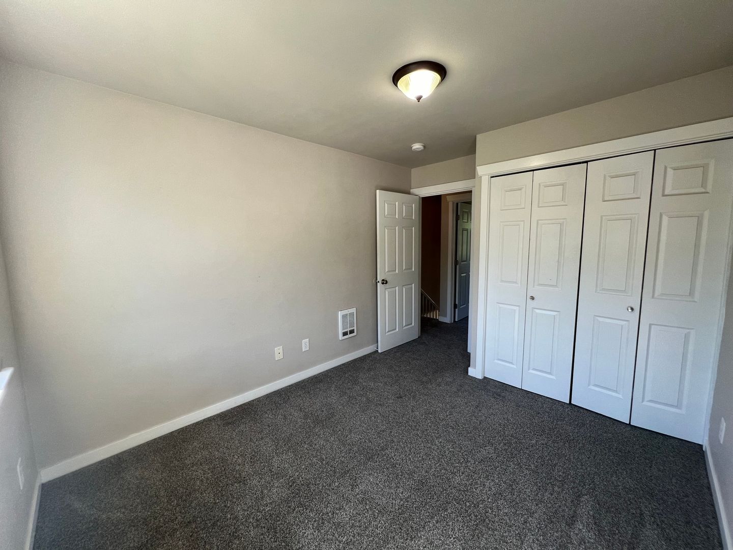 2142 Woburn - Bellingham - Washington - 5 bed, 2 bath rental property