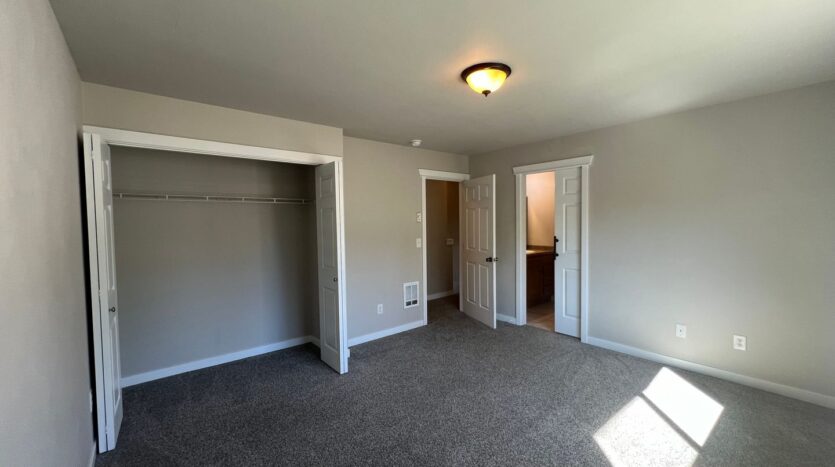 2142 Woburn - Bellingham - Washington - 5 bed, 2 bath rental property