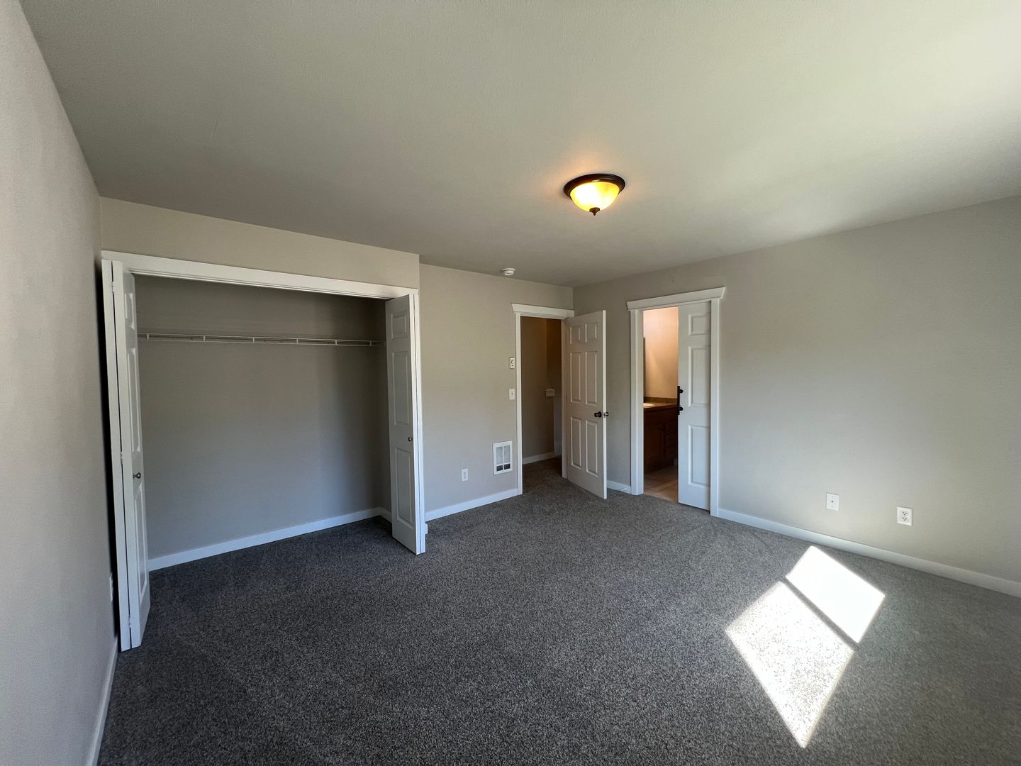 2142 Woburn - Bellingham - Washington - 5 bed, 2 bath rental property