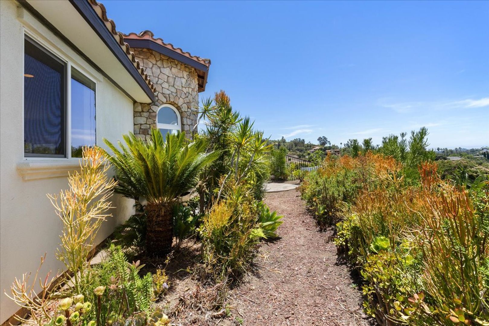 2342 Carioca Place - Vista - California - 6 bed, 4.5 bath rental property