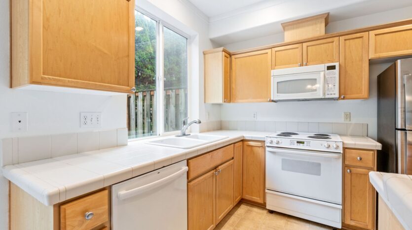 2378 NW 168th Place - Beaverton - Oregon - 3 bed, 2.5 bath rental property