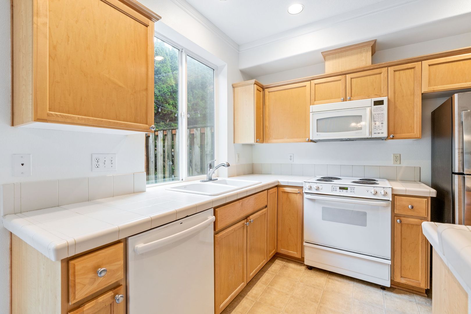 2378 NW 168th Place - Beaverton - Oregon - 3 bed, 2.5 bath rental property