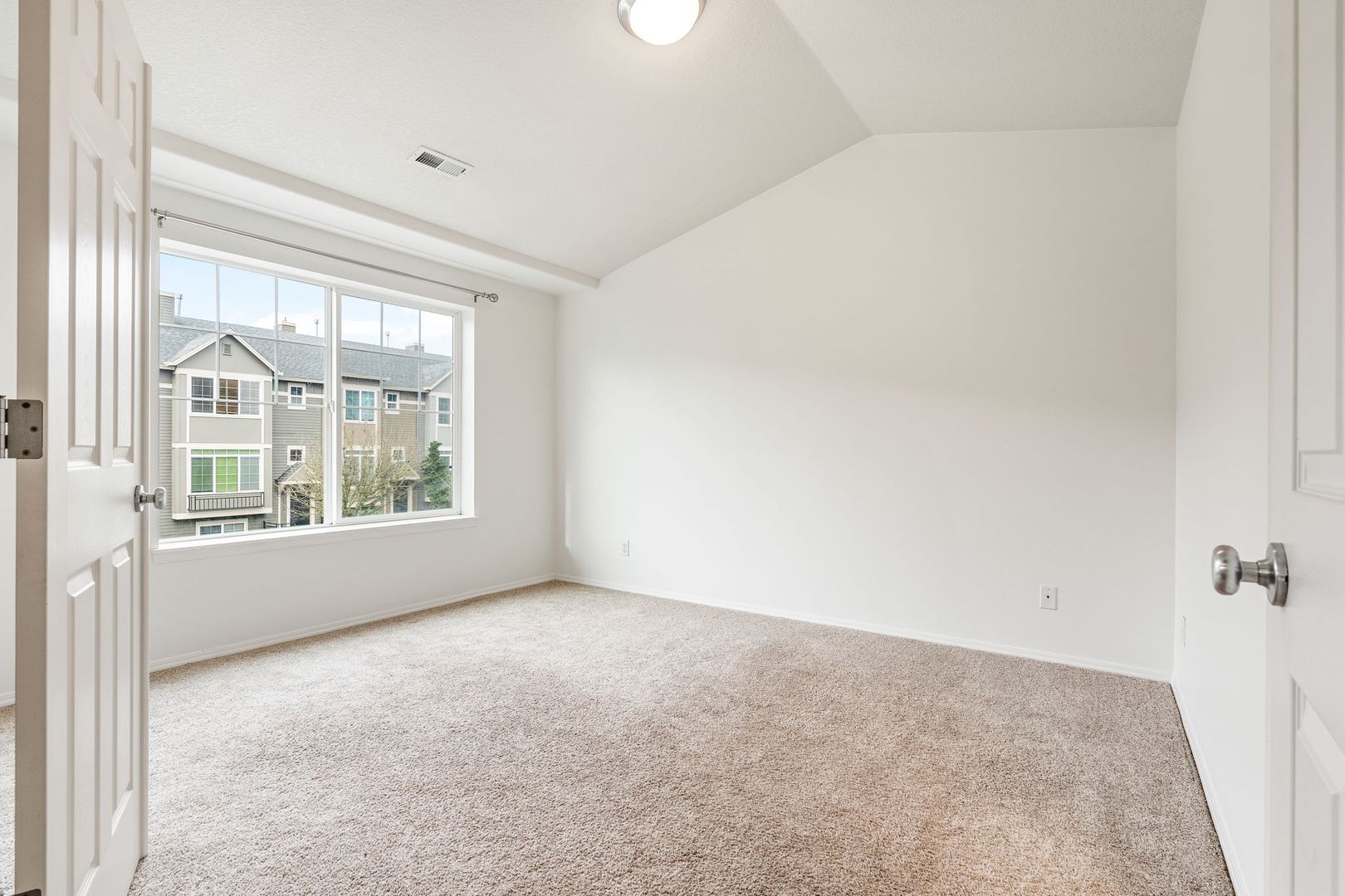 2378 NW 168th Place - Beaverton - Oregon - 3 bed, 2.5 bath rental property