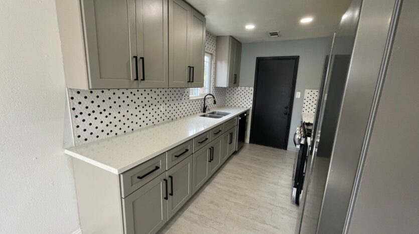 239 E 20th St - ST T 239 - Tracy - California - 3 bed, 1.5 bath rental property