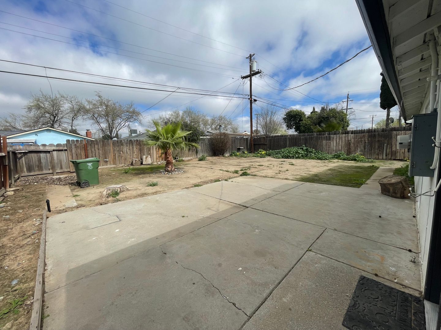 239 E 20th St - ST T 239 - Tracy - California - 3 bed, 1.5 bath rental property