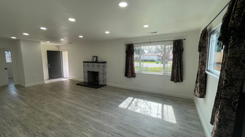239 E 20th St - ST T 239 - Tracy - California - 3 bed, 1.5 bath rental property