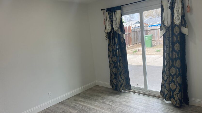 239 E 20th St - ST T 239 - Tracy - California - 3 bed, 1.5 bath rental property