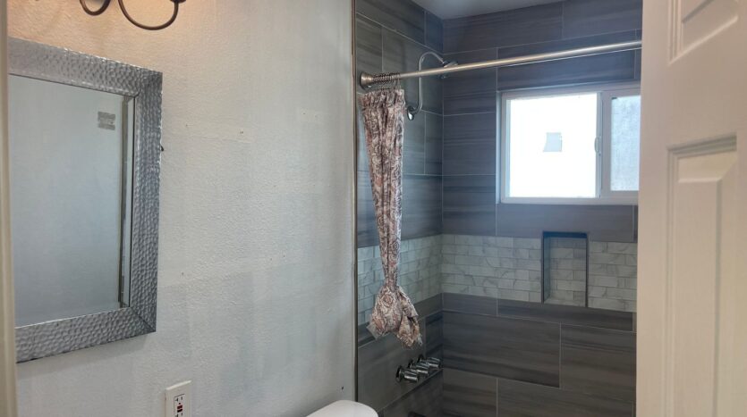 239 E 20th St - ST T 239 - Tracy - California - 3 bed, 1.5 bath rental property