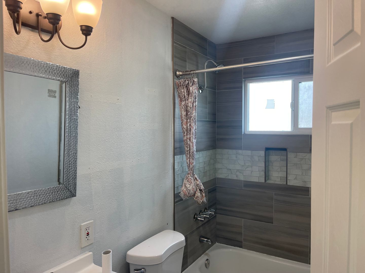 239 E 20th St - ST T 239 - Tracy - California - 3 bed, 1.5 bath rental property