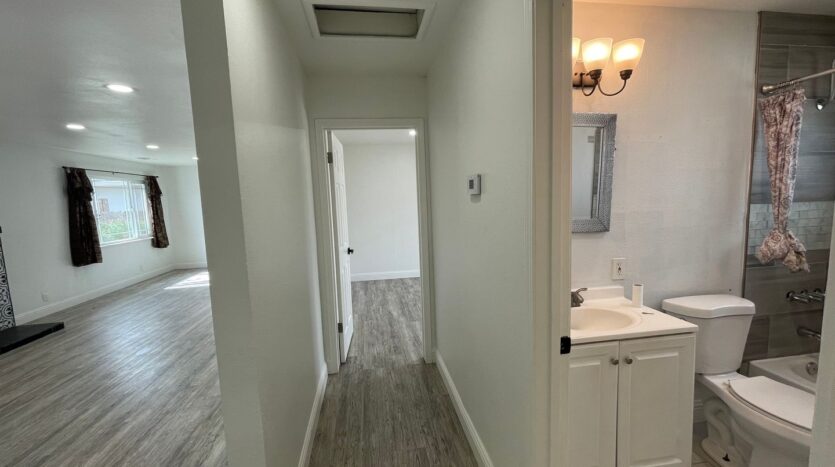 239 E 20th St - ST T 239 - Tracy - California - 3 bed, 1.5 bath rental property