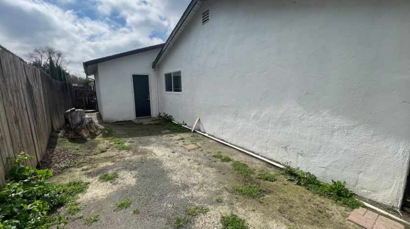 239 E 20th St - ST T 239 - Tracy - California - 3 bed, 1.5 bath rental property