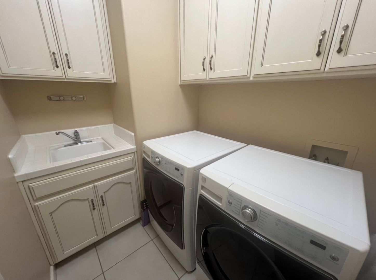 2455 E Marquise Ct  - Fresno - California - 3 bed, 2.5 bath rental property