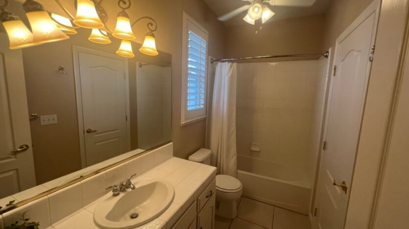 2455 E Marquise Ct  - Fresno - California - 3 bed, 2.5 bath rental property