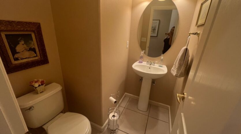 2455 E Marquise Ct  - Fresno - California - 3 bed, 2.5 bath rental property