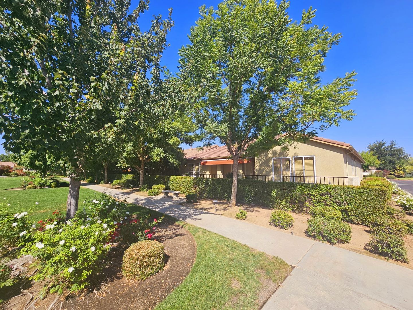 2455 E Marquise Ct  - Fresno - California - 3 bed, 2.5 bath rental property
