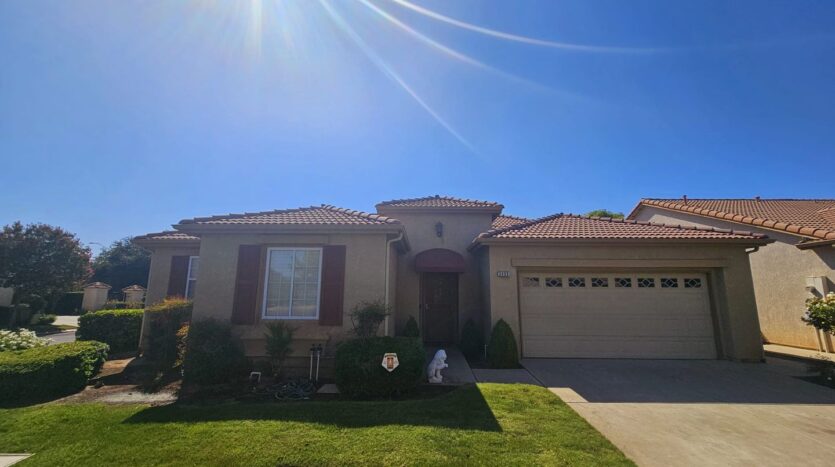 2455 E Marquise Ct  - Fresno - California - 3 bed, 2.5 bath rental property