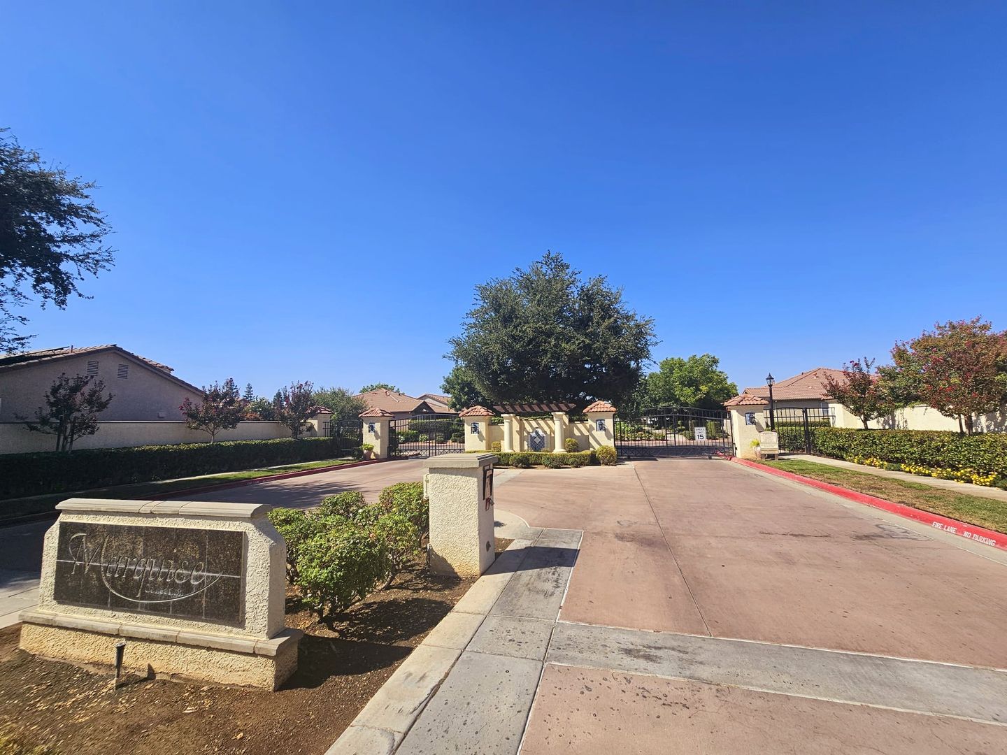 2455 E Marquise Ct  - Fresno - California - 3 bed, 2.5 bath rental property