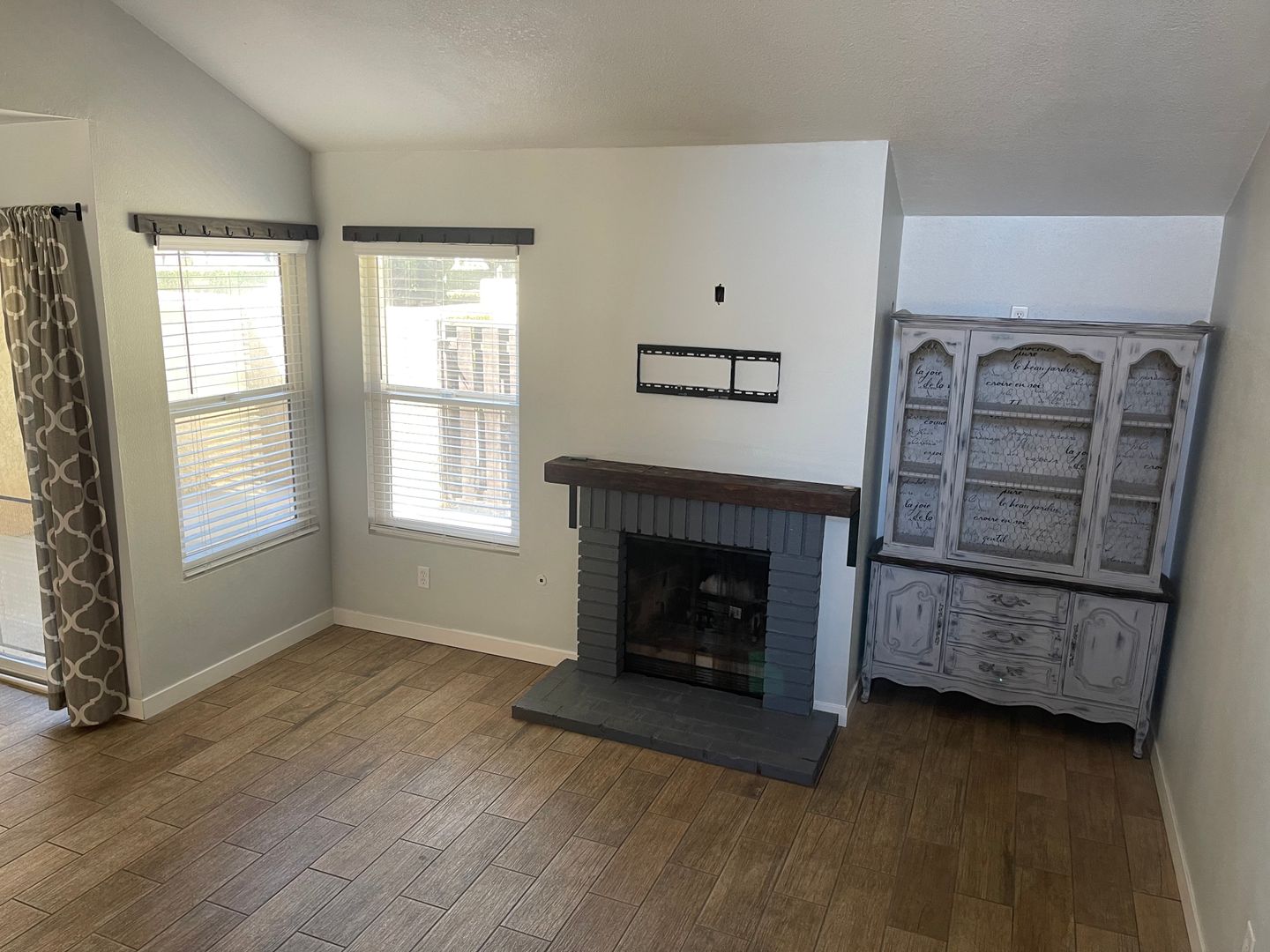 2518 Danube way  - Oxnard - California - 2 bed, 2.5 bath rental property