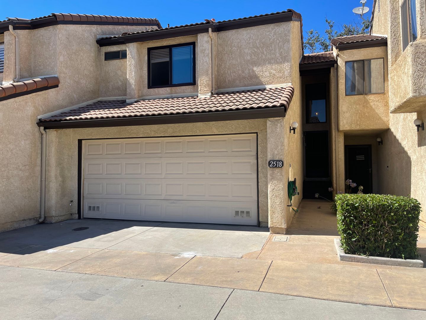 2518 Danube way  - Oxnard - California - 2 bed, 2.5 bath rental property