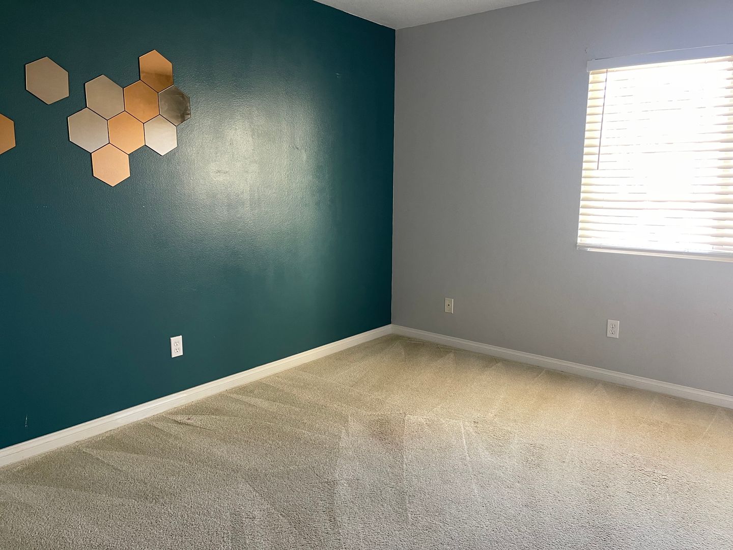 2518 Danube way  - Oxnard - California - 2 bed, 2.5 bath rental property