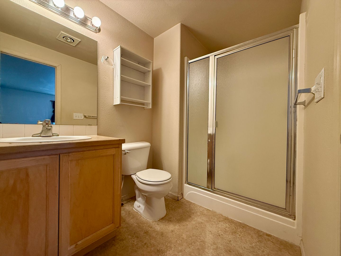 2828 SW Juniper Avenue - Redmond - Oregon - 3 bed, 2.5 bath rental property