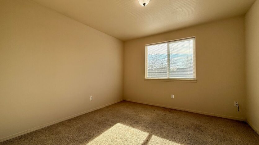 2828 SW Juniper Avenue - Redmond - Oregon - 3 bed, 2.5 bath rental property