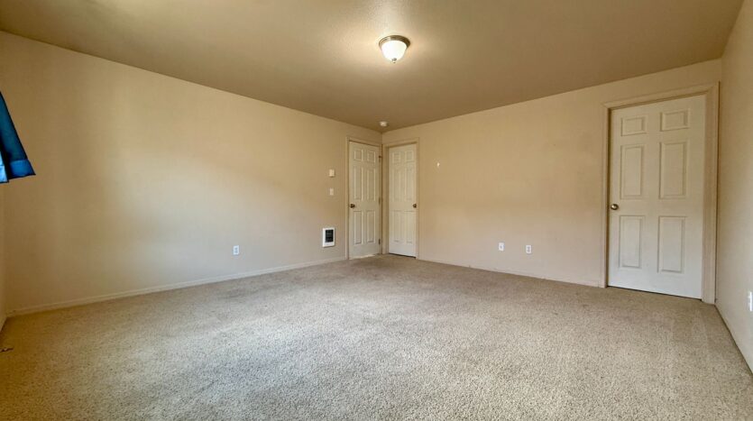 2828 SW Juniper Avenue - Redmond - Oregon - 3 bed, 2.5 bath rental property