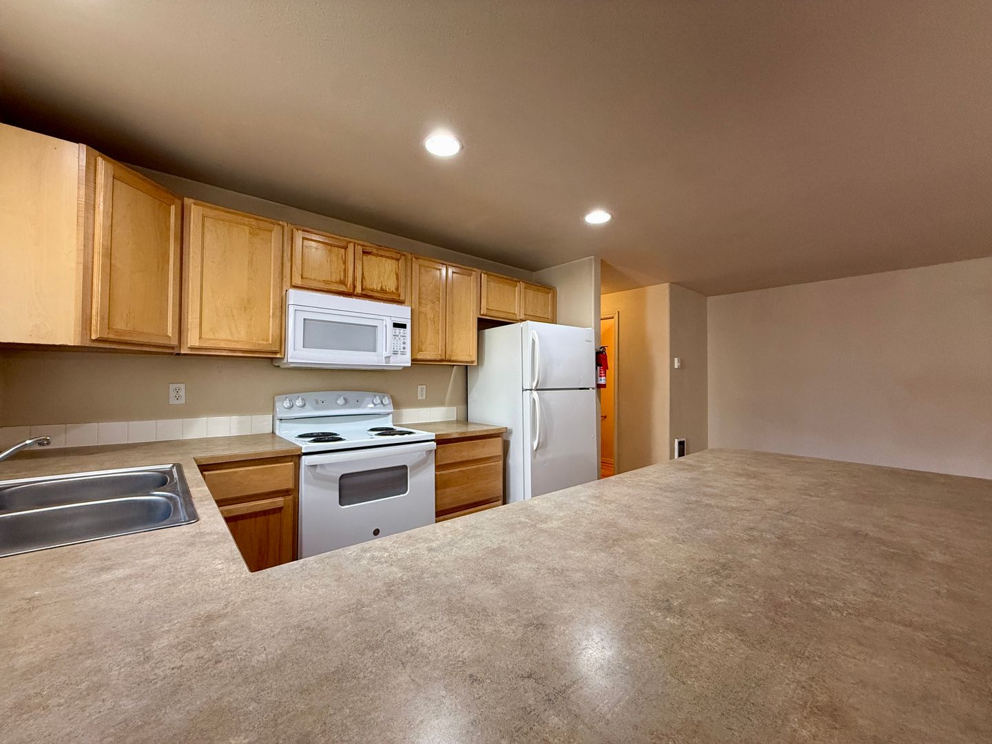 2828 SW Juniper Avenue - Redmond - Oregon - 3 bed, 2.5 bath rental property