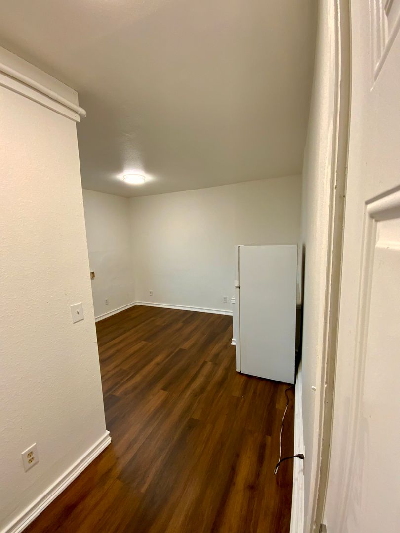 2922 Hoyt Ave - 204 - Everett - Washington - 1 bath rental property