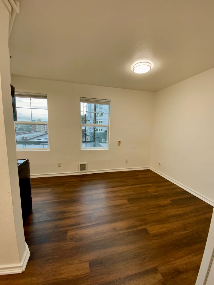 2922 Hoyt Ave - 204 - Everett - Washington - 1 bath rental property