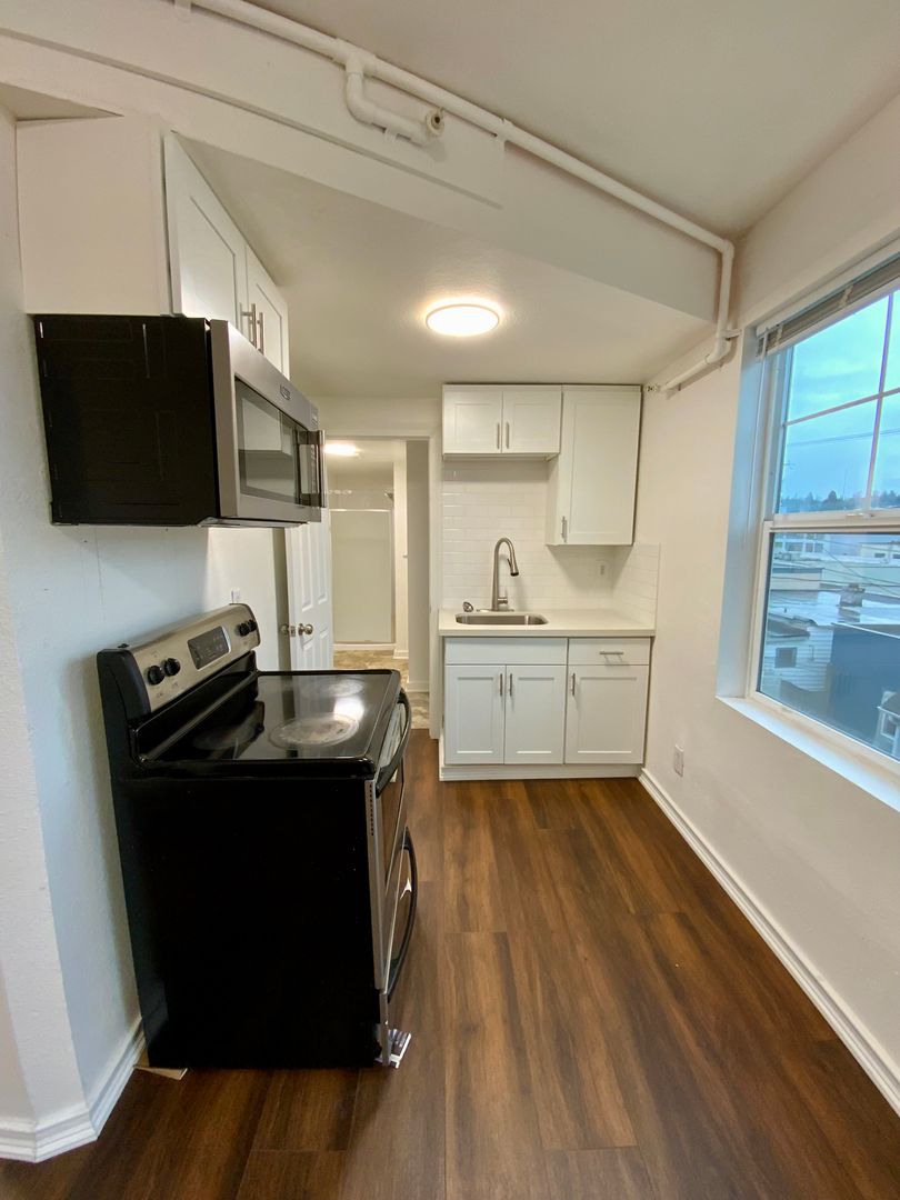 2922 Hoyt Ave - 204 - Everett - Washington - 1 bath rental property