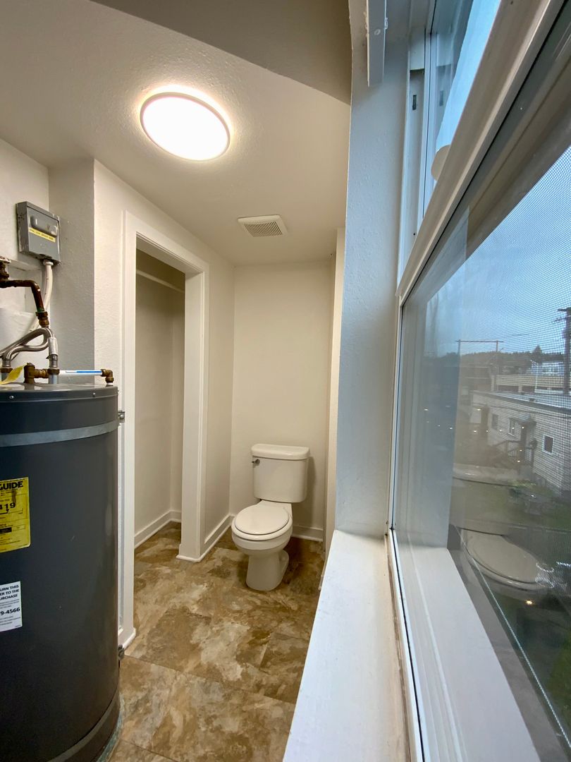 2922 Hoyt Ave - 204 - Everett - Washington - 1 bath rental property