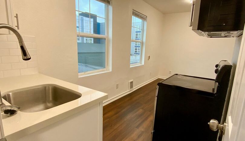 2922 Hoyt Ave - 204 - Everett - Washington - 1 bath rental property