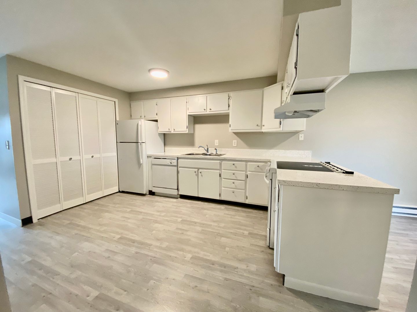 3042-3044 SW Laura Ct - Troutdale - Oregon - 3 bed, 2 bath rental property