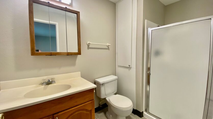 3042-3044 SW Laura Ct - Troutdale - Oregon - 3 bed, 2 bath rental property