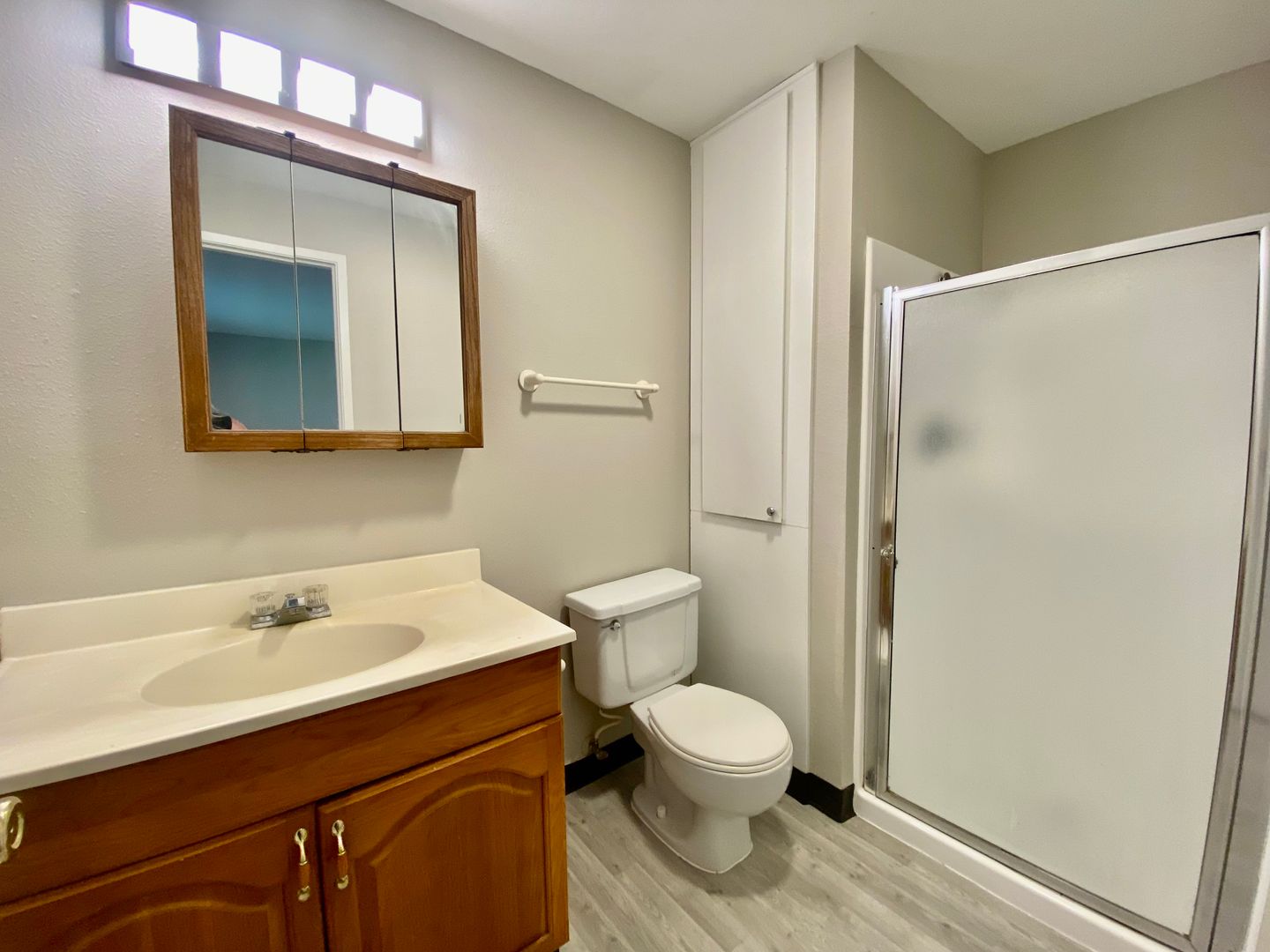 3042-3044 SW Laura Ct - Troutdale - Oregon - 3 bed, 2 bath rental property