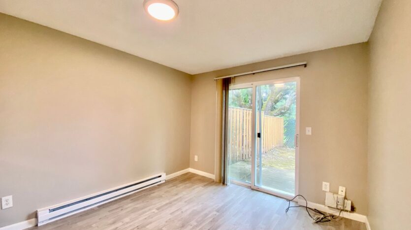 3042-3044 SW Laura Ct - Troutdale - Oregon - 3 bed, 2 bath rental property