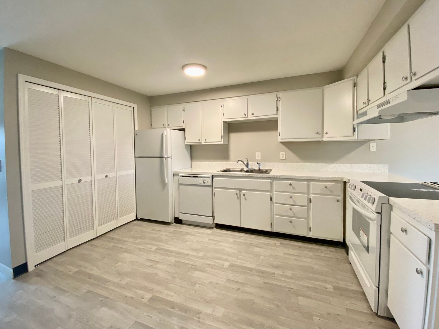 3042-3044 SW Laura Ct - Troutdale - Oregon - 3 bed, 2 bath rental property